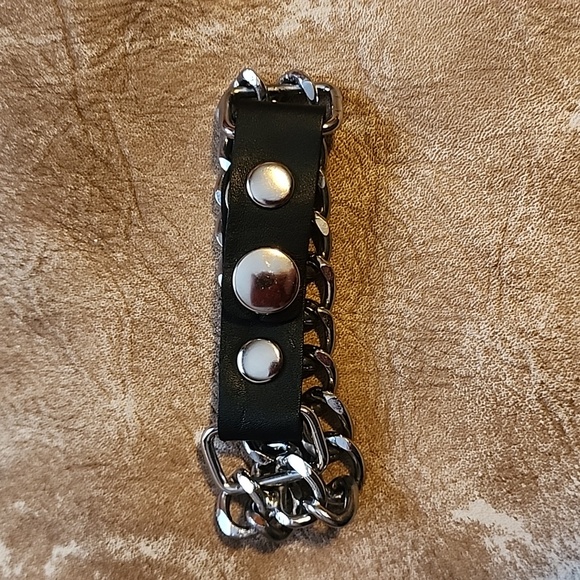 Bracelet faux leather and silver. Size: OS - Picture 3 of 4